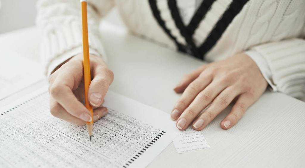 Pros and cons of standardized testing | Plaid Line + PRIZM + Scottie News